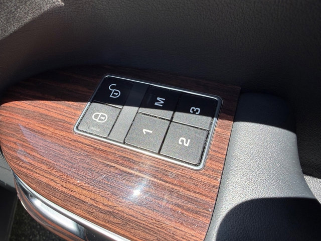 Used 2014 Land Rover Range Rover Supercharged AWD/4WD image 23