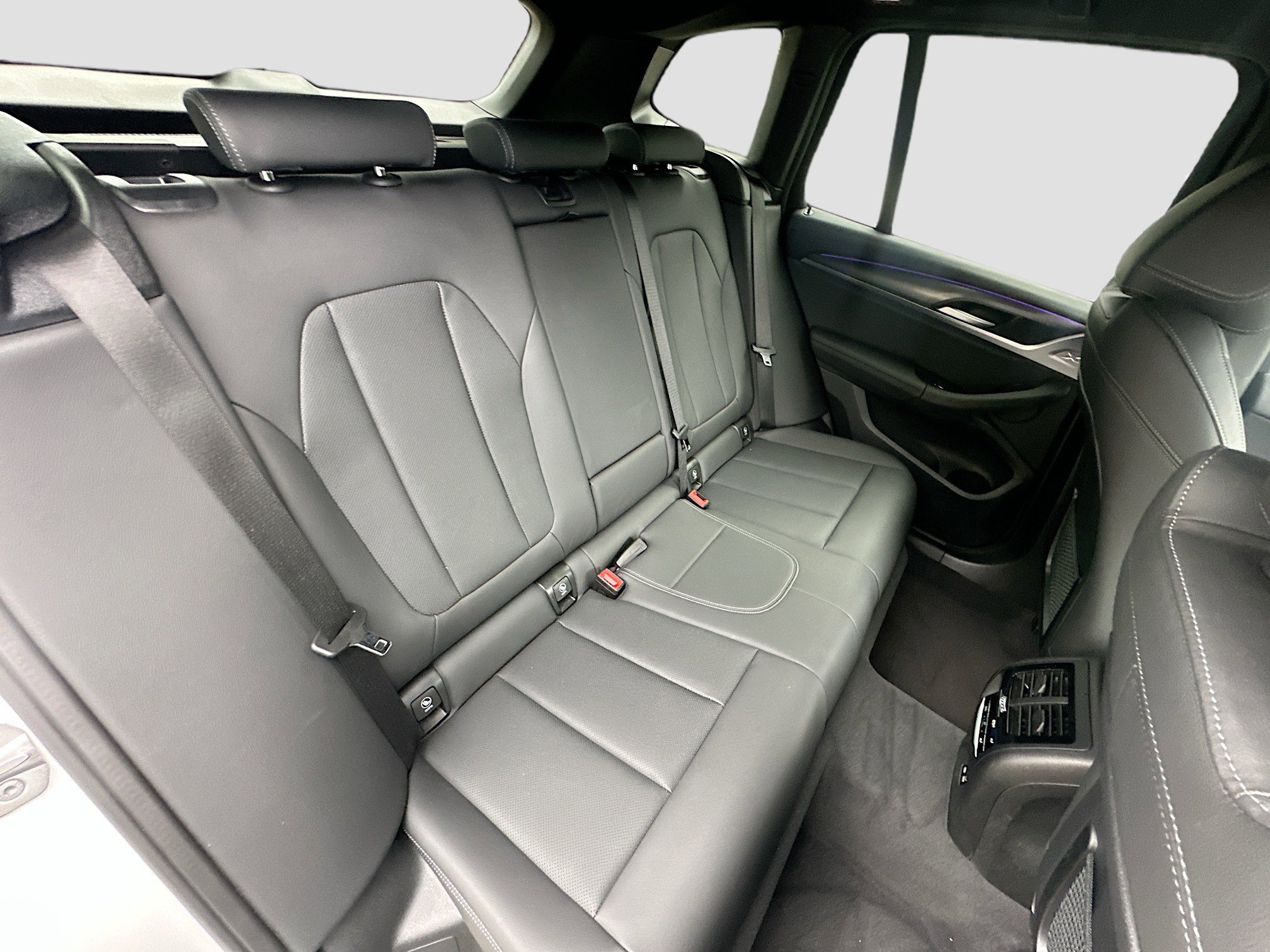 Certified 2024 BMW X3 sDrive30i w/ M Sport Package image 28