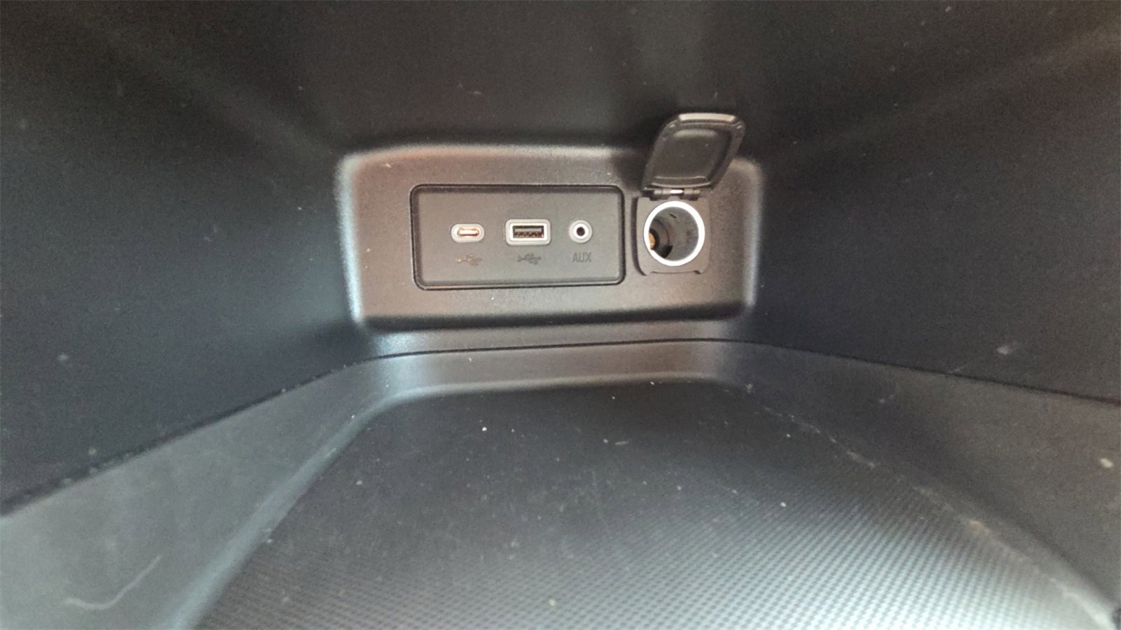 Used 2020 Chevrolet Equinox LT image 17