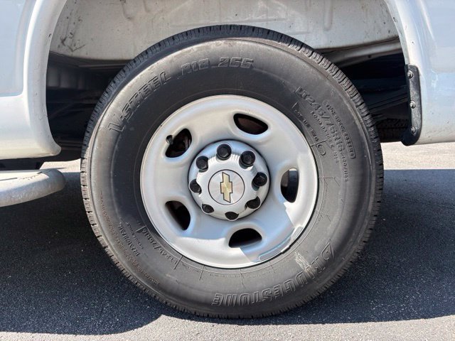 Used 2025 Chevrolet Express 2500 w/ Driver Convenience Package RWD image 16