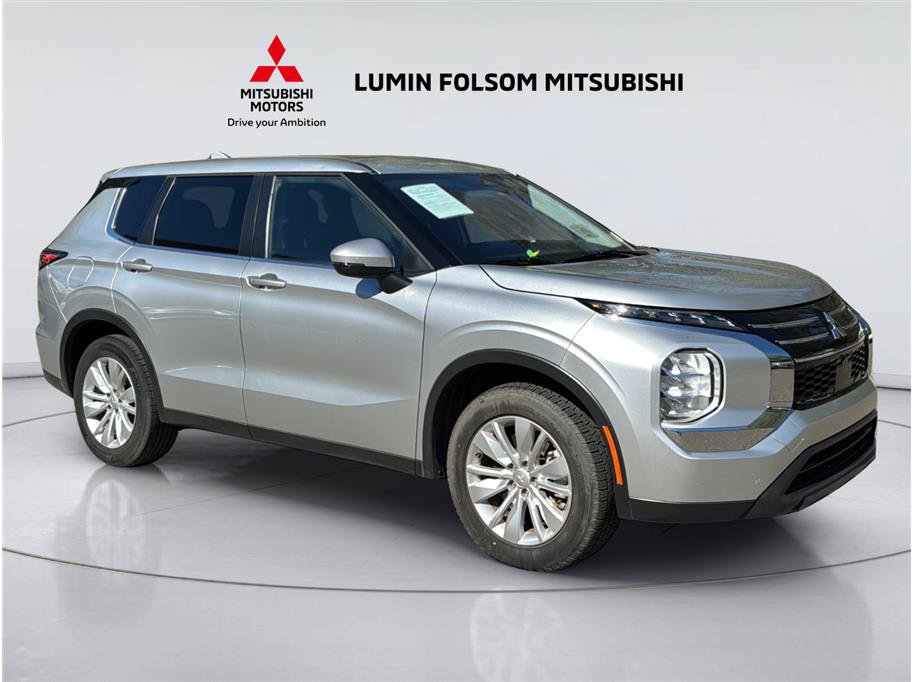 Used 2025 Mitsubishi Outlander ES FWD image 7