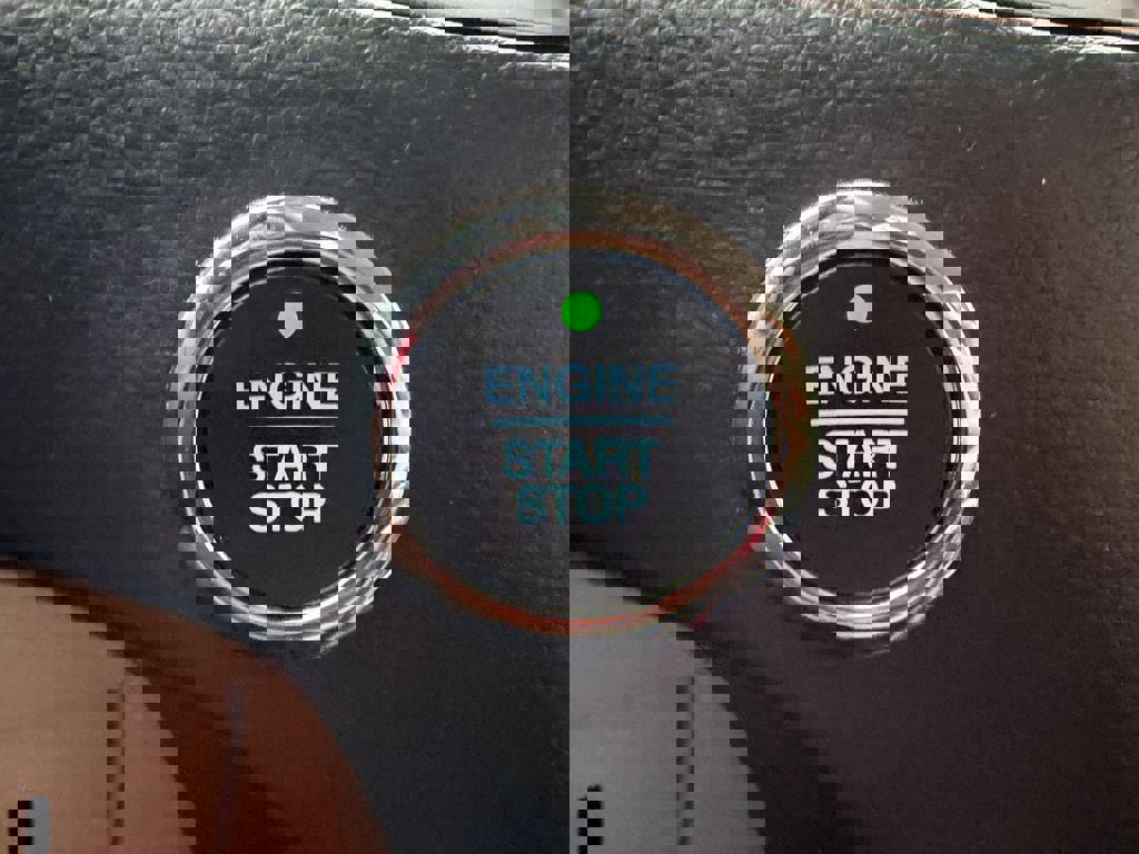 Used 2018 Ford Edge Titanium w/ Technology Package image 27