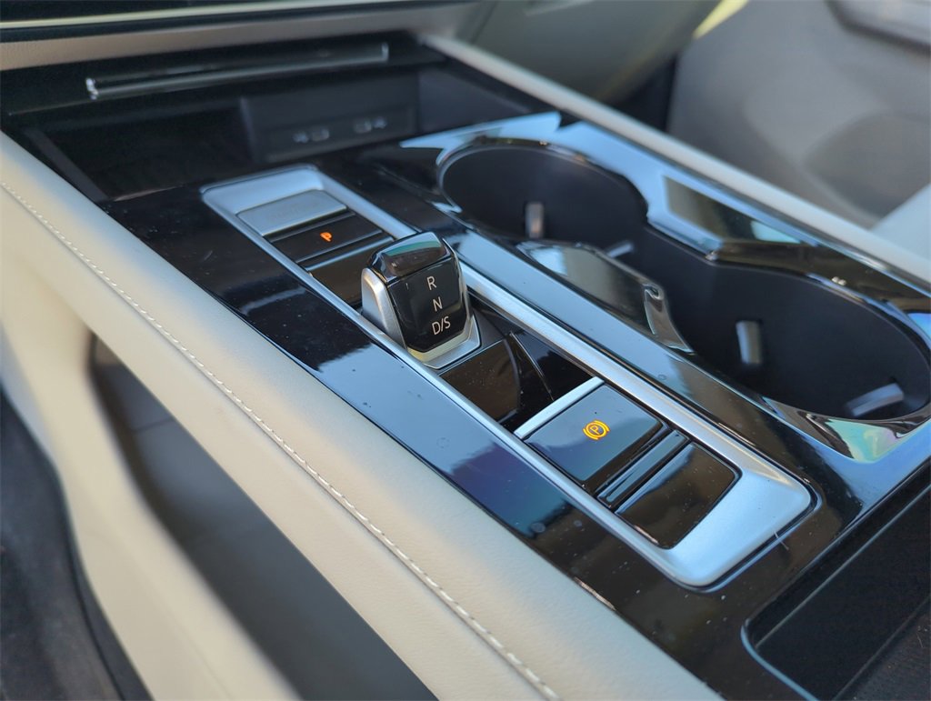 Used 2025 Volkswagen Atlas SEL Premium R-Line image 38