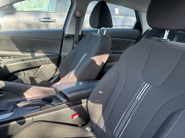 Used 2024 Hyundai Elantra SEL image 11