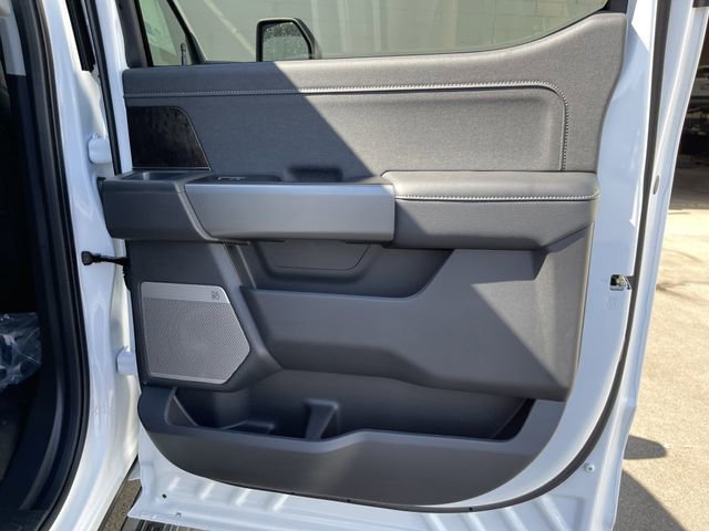 New 2026 Ford F350 Lariat w/ Black Appearance Package image 31
