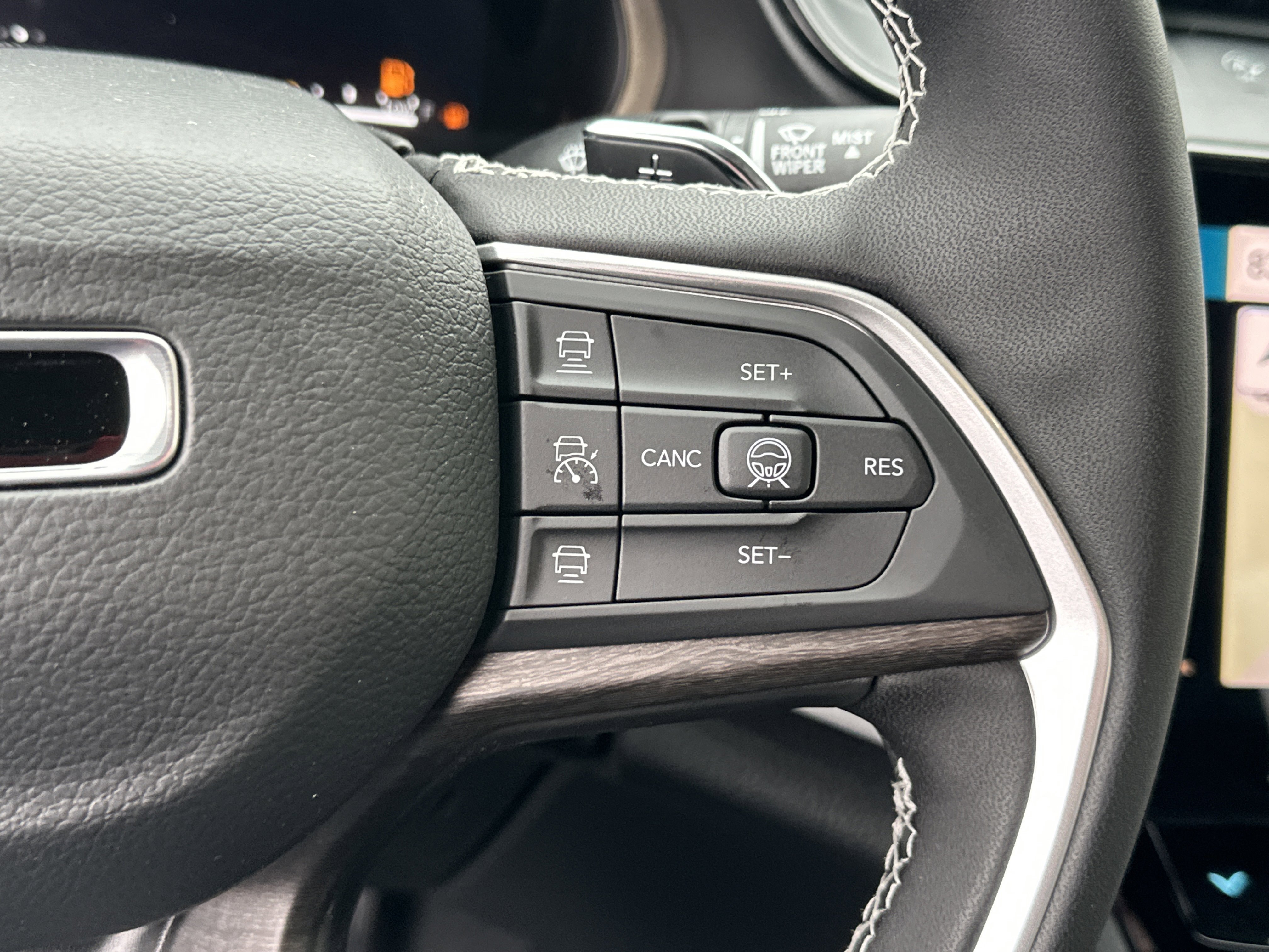 New 2026 Jeep Grand Cherokee Altitude image 9