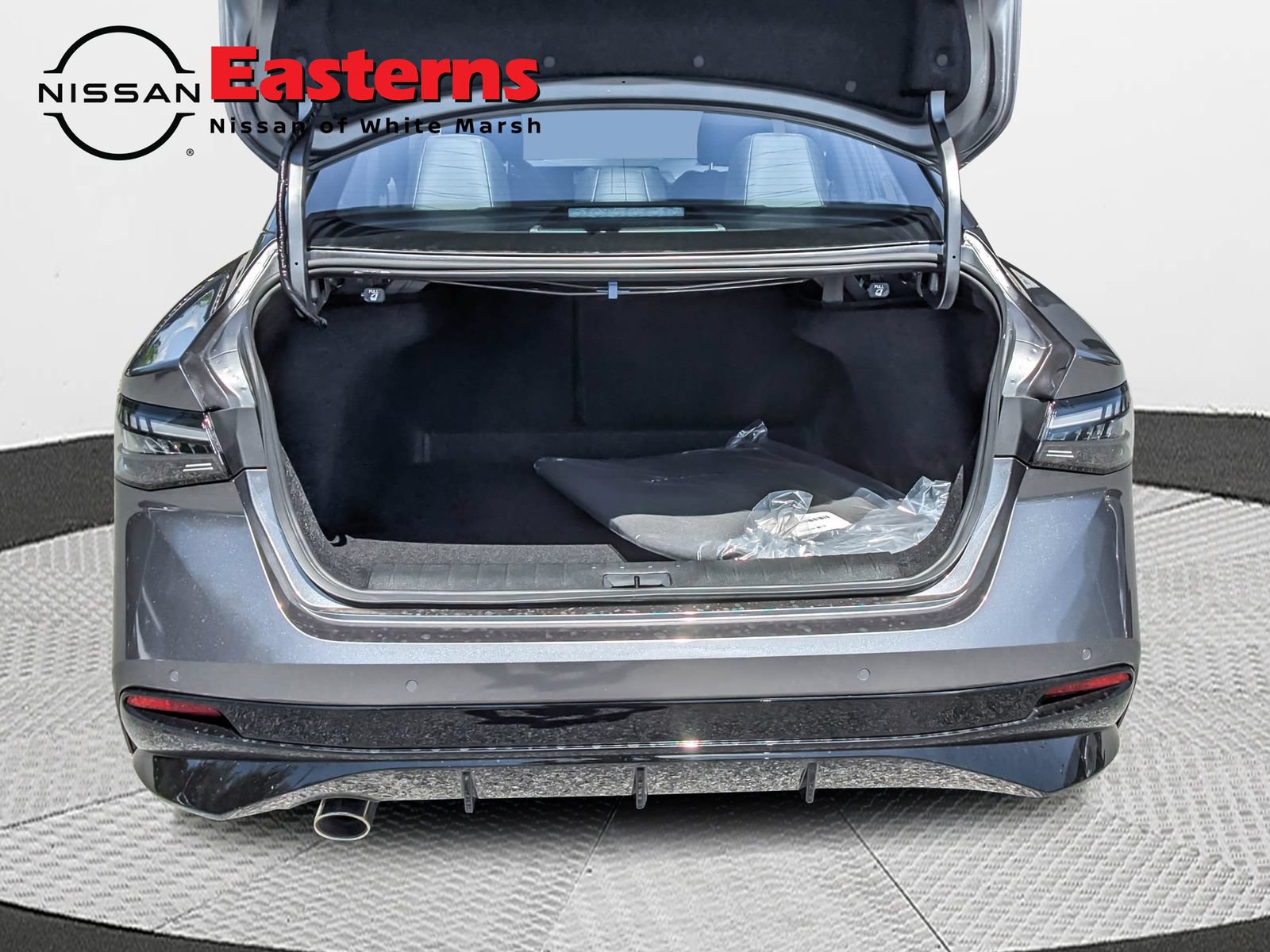 New 2026 Nissan Sentra SR w/ SR Premium Package FWD image 10