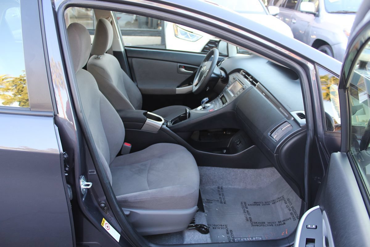 Used 2015 Toyota Prius Prime Plug-In Hybrid FWD image 21