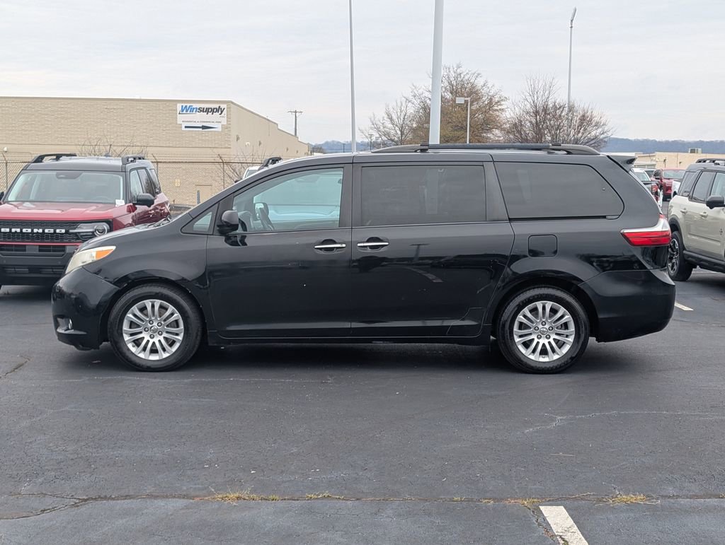 Used 2017 Toyota Sienna L image 5