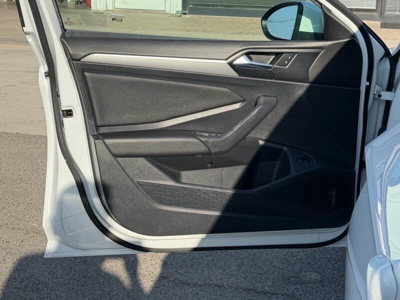 Used 2019 Volkswagen Jetta S w/ Driver Assistance Package FWD image 9