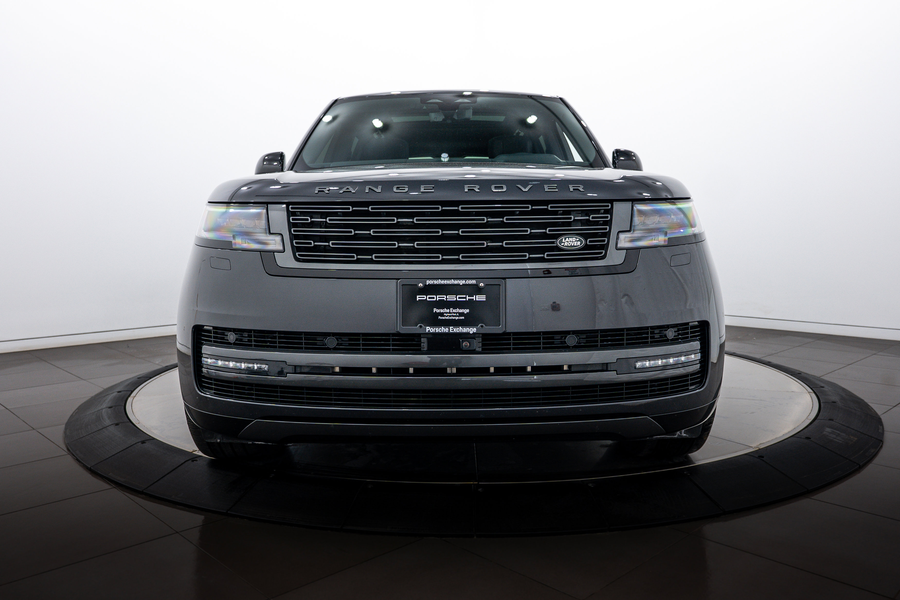 Used 2024 Land Rover Range Rover Long Wheelbase Autobiography image 10