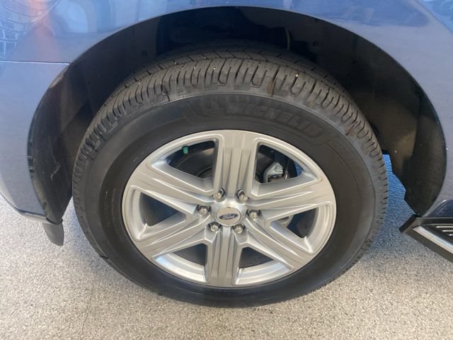Used 2019 Ford Expedition XLT w/ Equipment Group 202A AWD/4WD image 13
