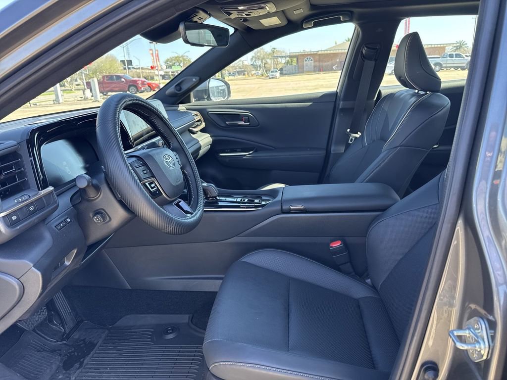 Used 2025 Toyota Crown Platinum image 13