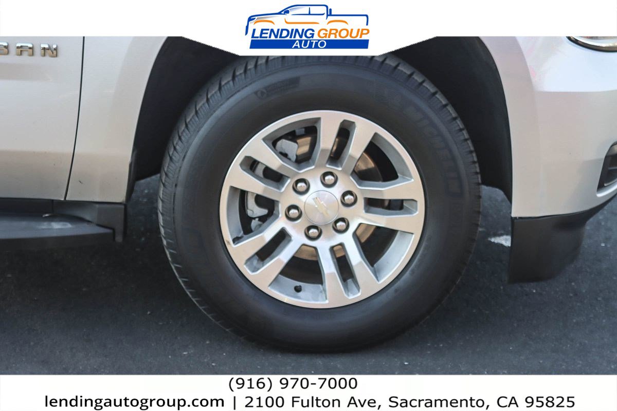 Used 2016 Chevrolet Suburban LT image 9