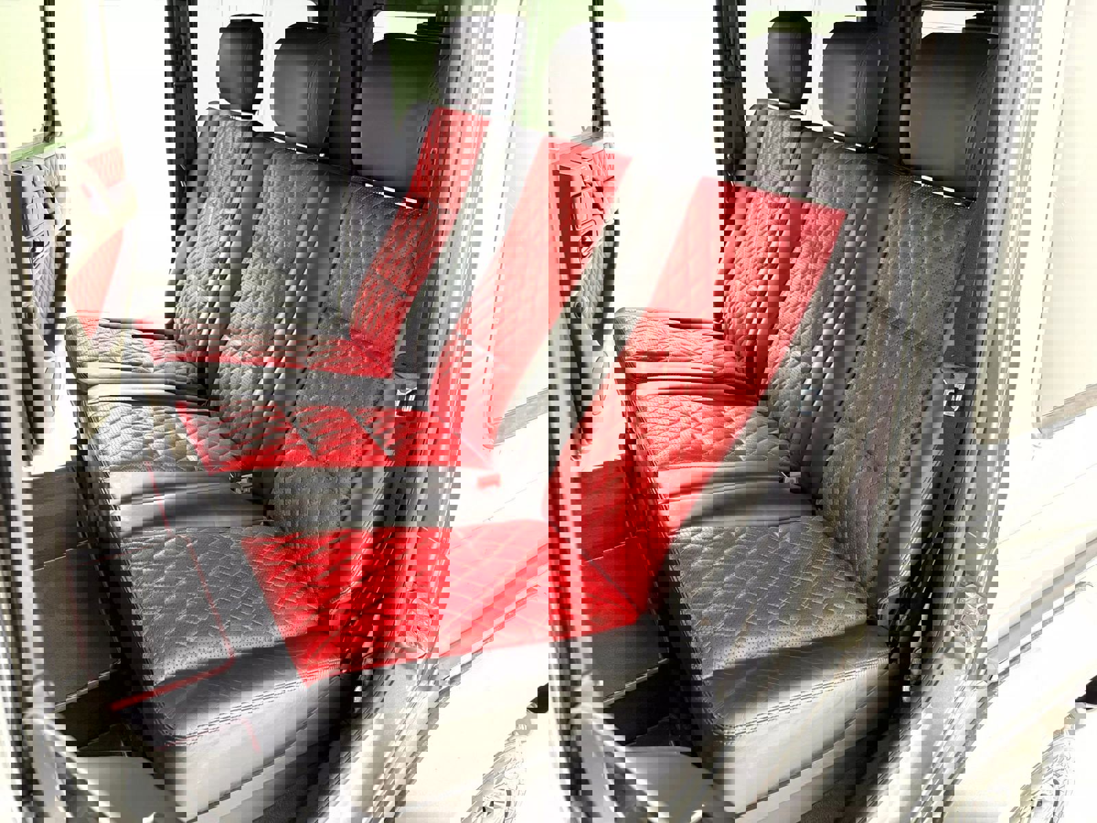 Used 2014 Mercedes-Benz G 63 AMG 4MATIC image 29