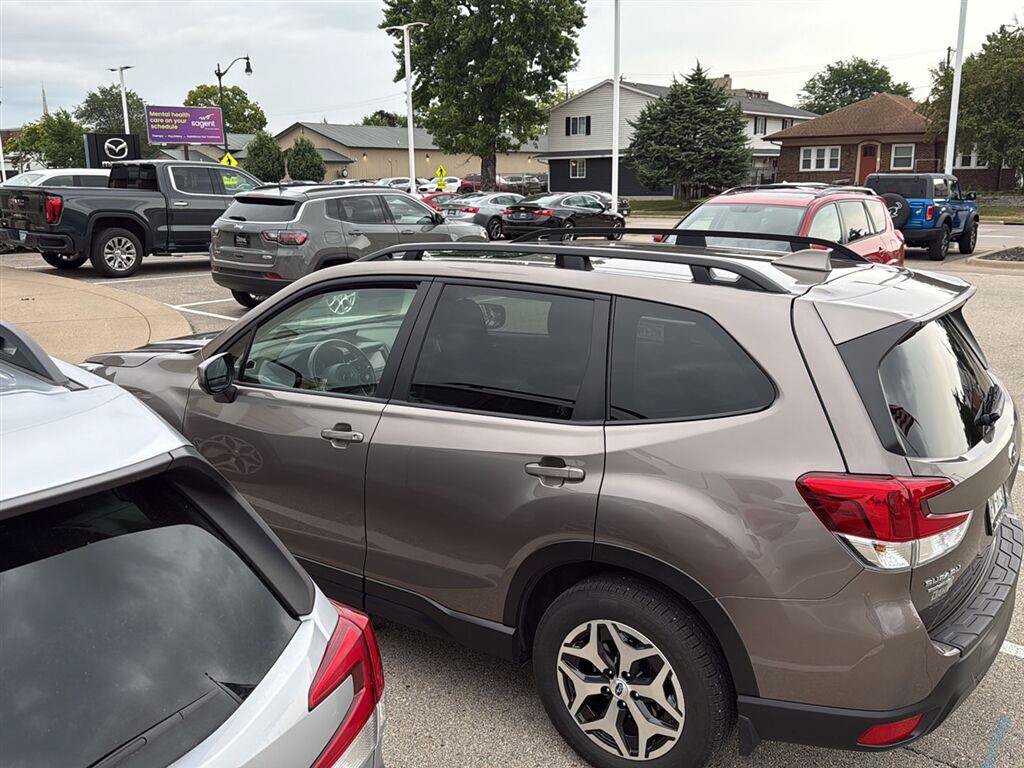Used 2022 Subaru Forester Premium AWD/4WD image 13