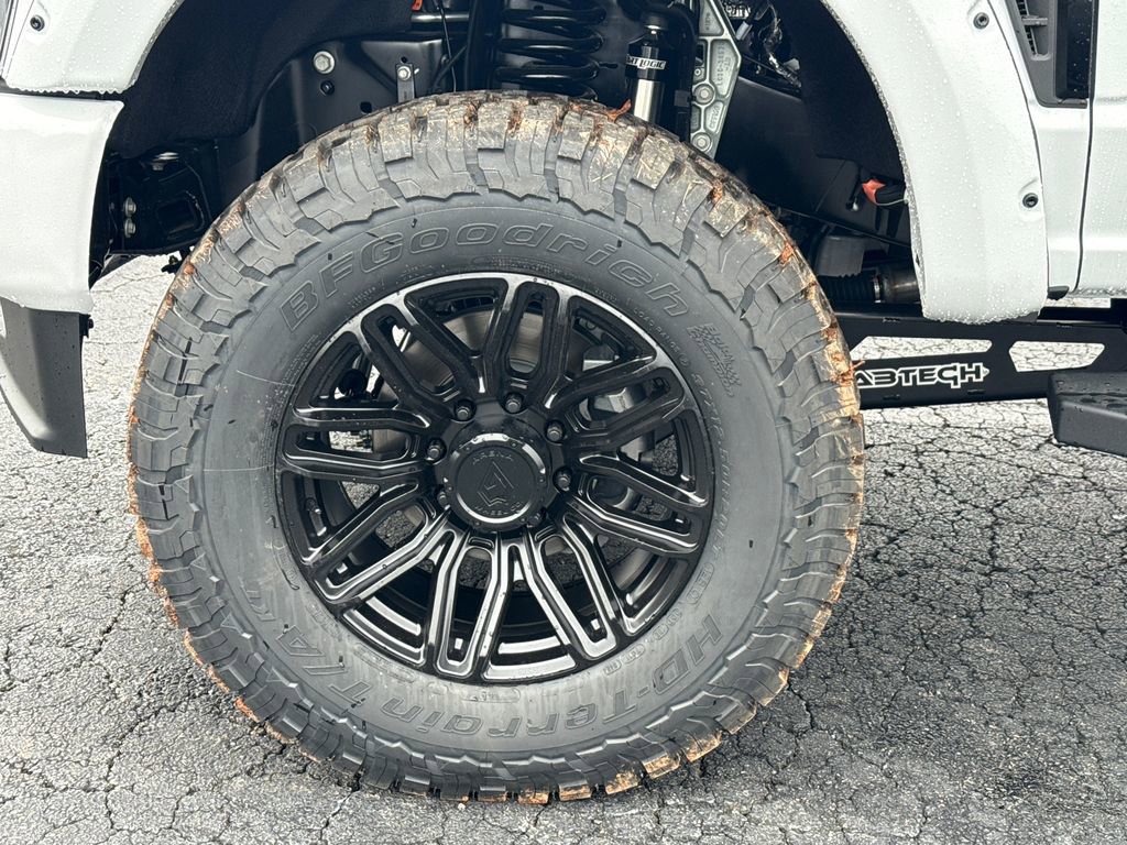 New 2026 Ford F250 Lariat w/ Black Appearance Package image 11