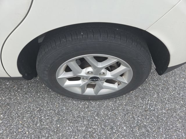 Used 2024 Kia Soul S FWD image 19