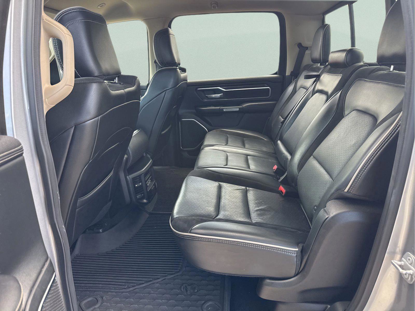Used 2019 RAM 1500 Laramie AWD/4WD image 28