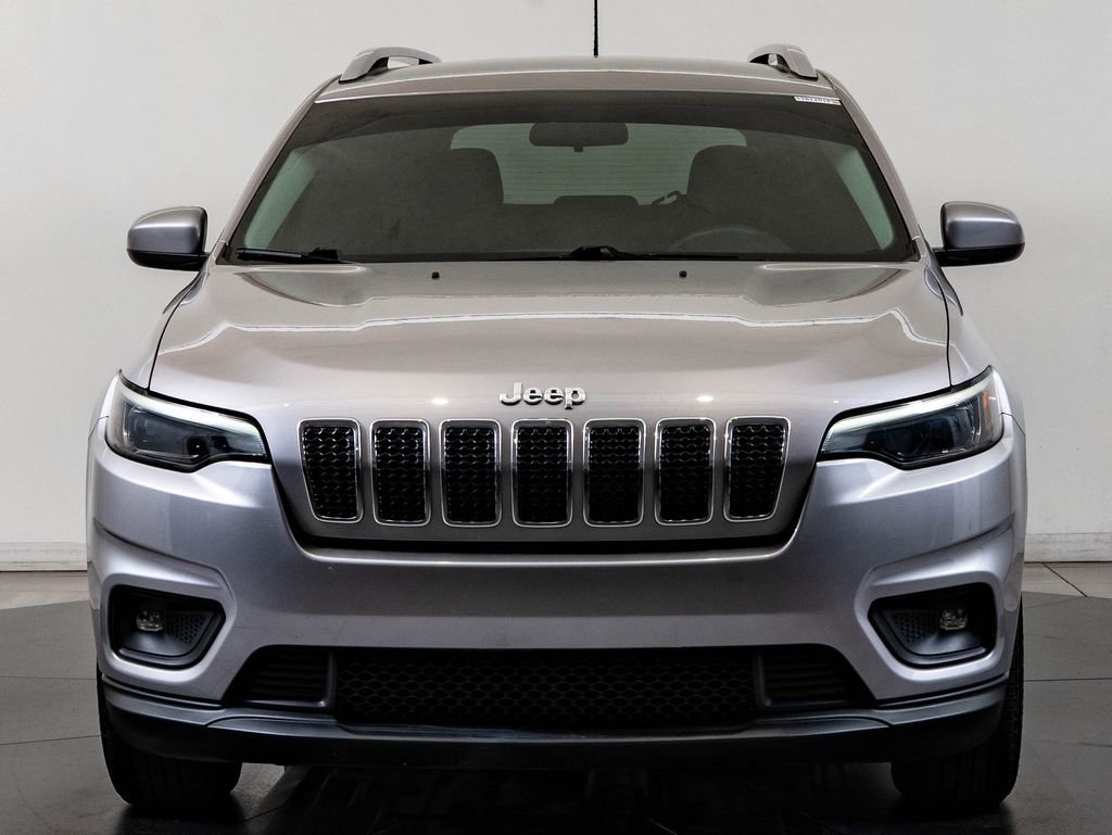 Used 2019 Jeep Cherokee Latitude w/ Popular Appearance Group image 2