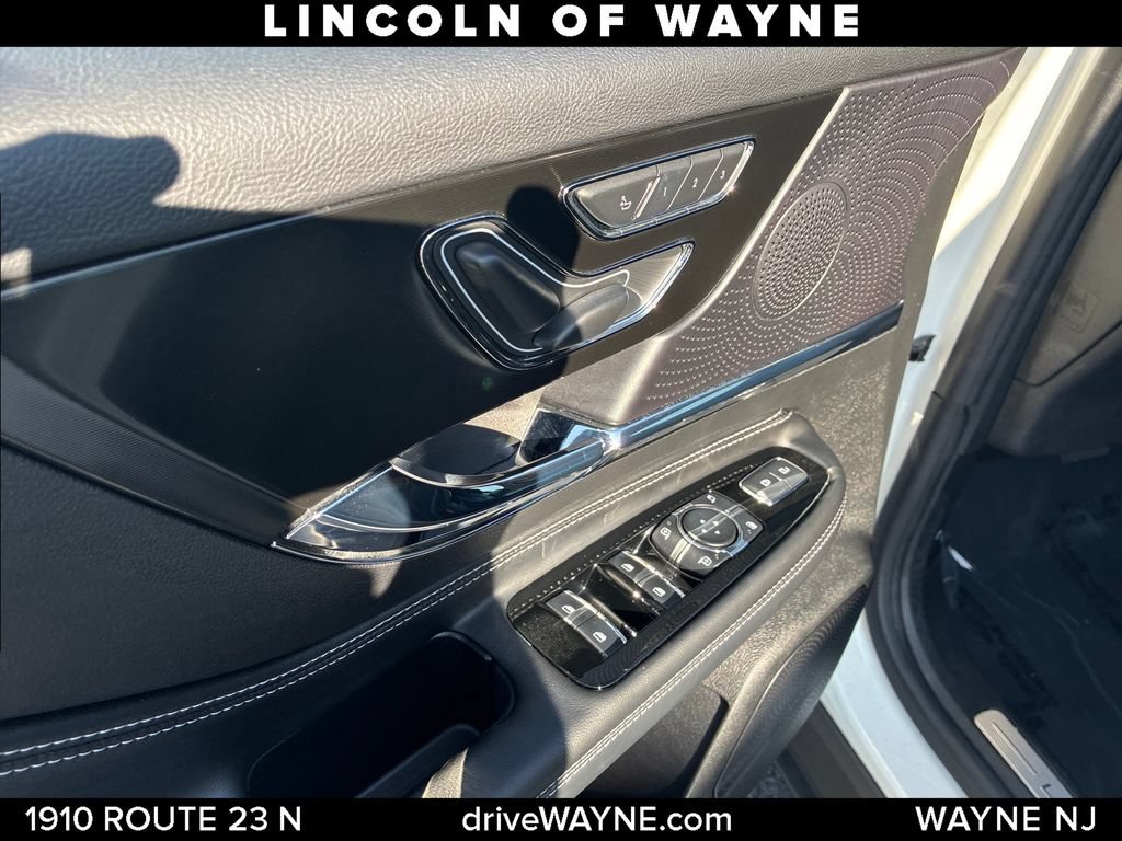 Certified 2024 Lincoln Corsair AWD w/ Equipment Group 101A image 14