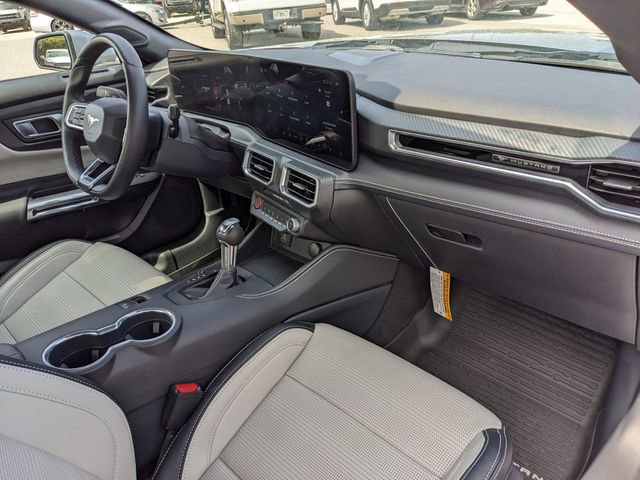 Used 2025 Ford Mustang Premium image 14