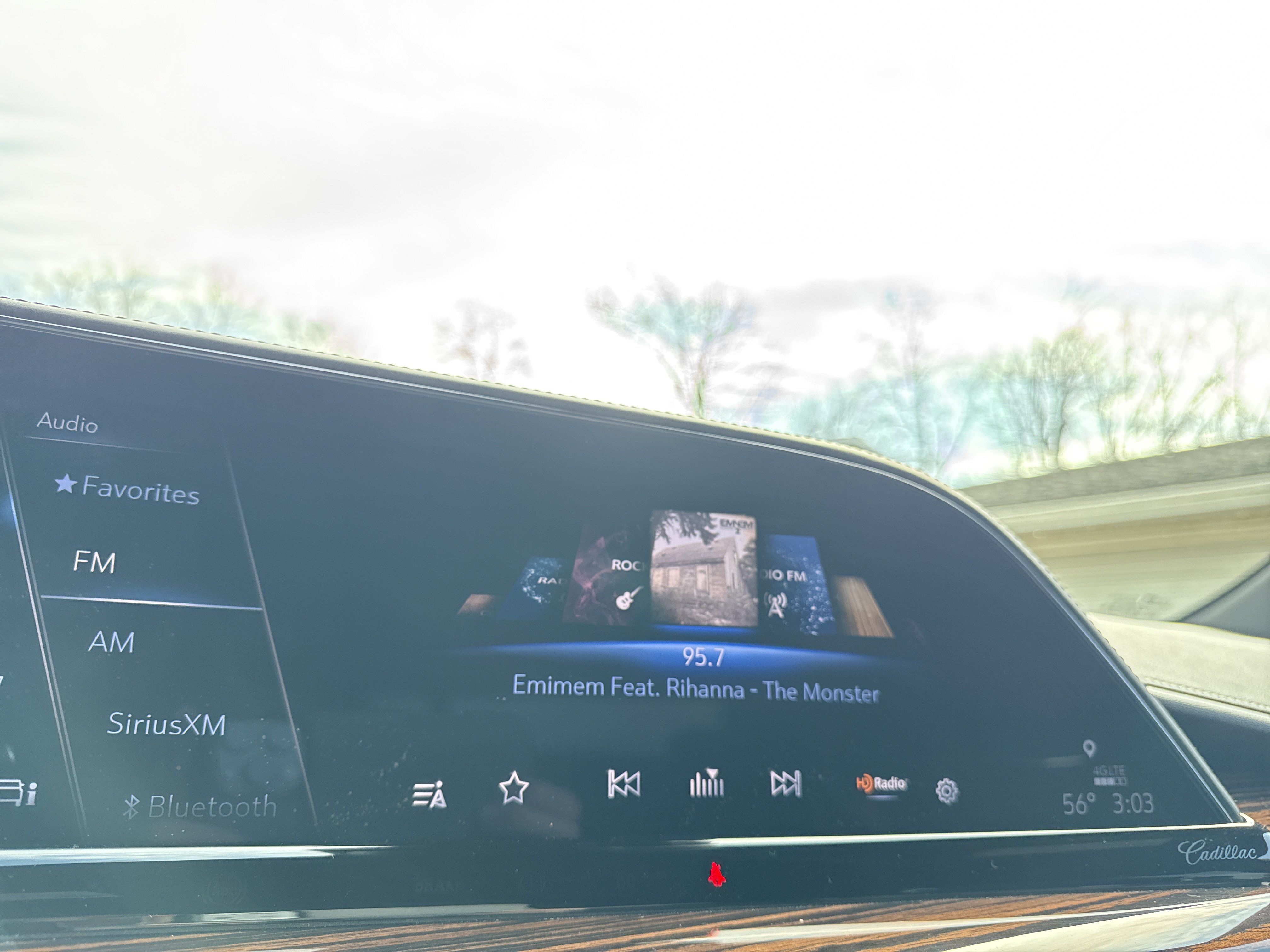 Used 2021 Cadillac Escalade Premium Luxury w/ Performance Package AWD/4WD image 21