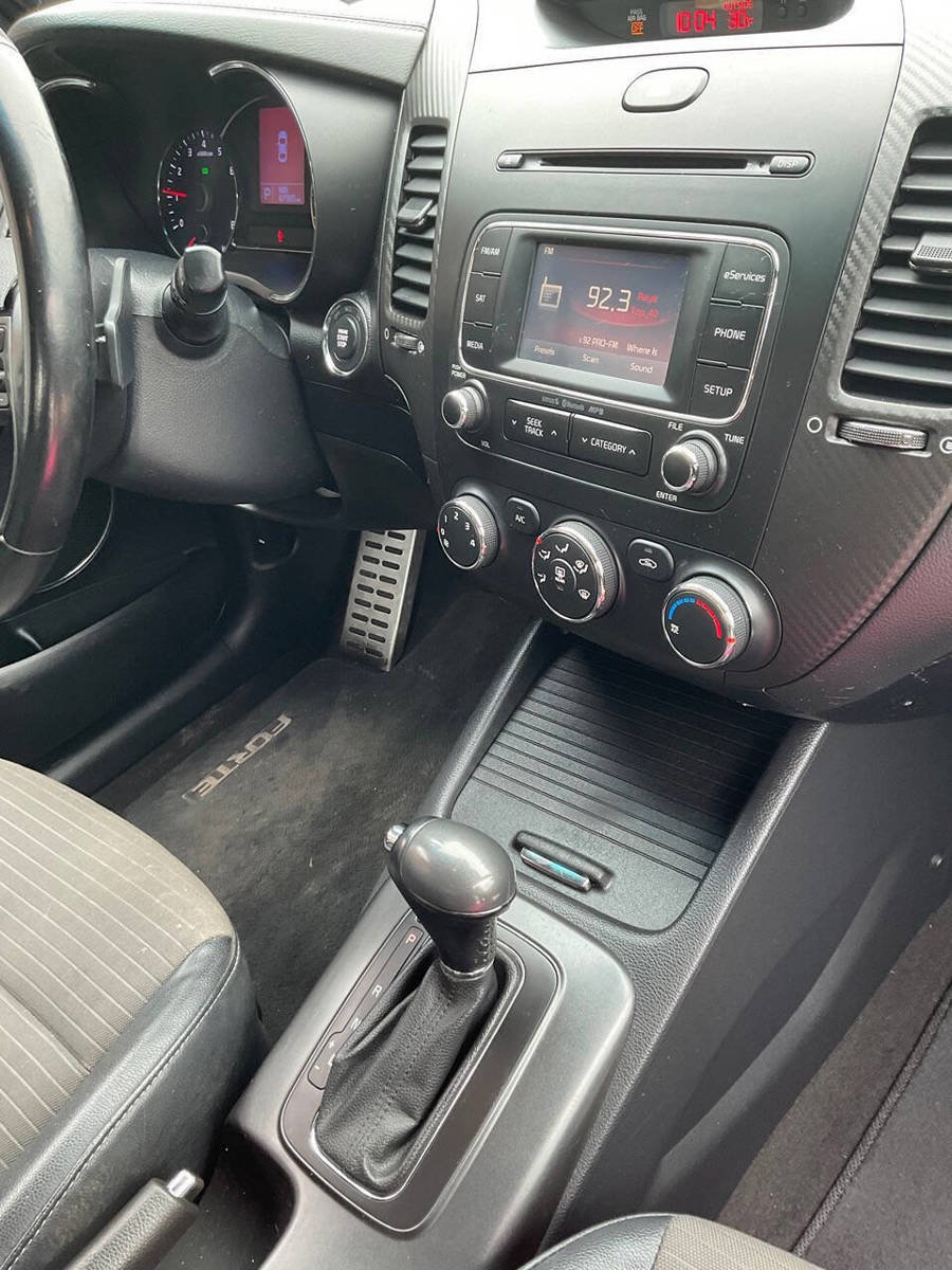 Used 2015 Kia Forte Koup SX FWD image 10