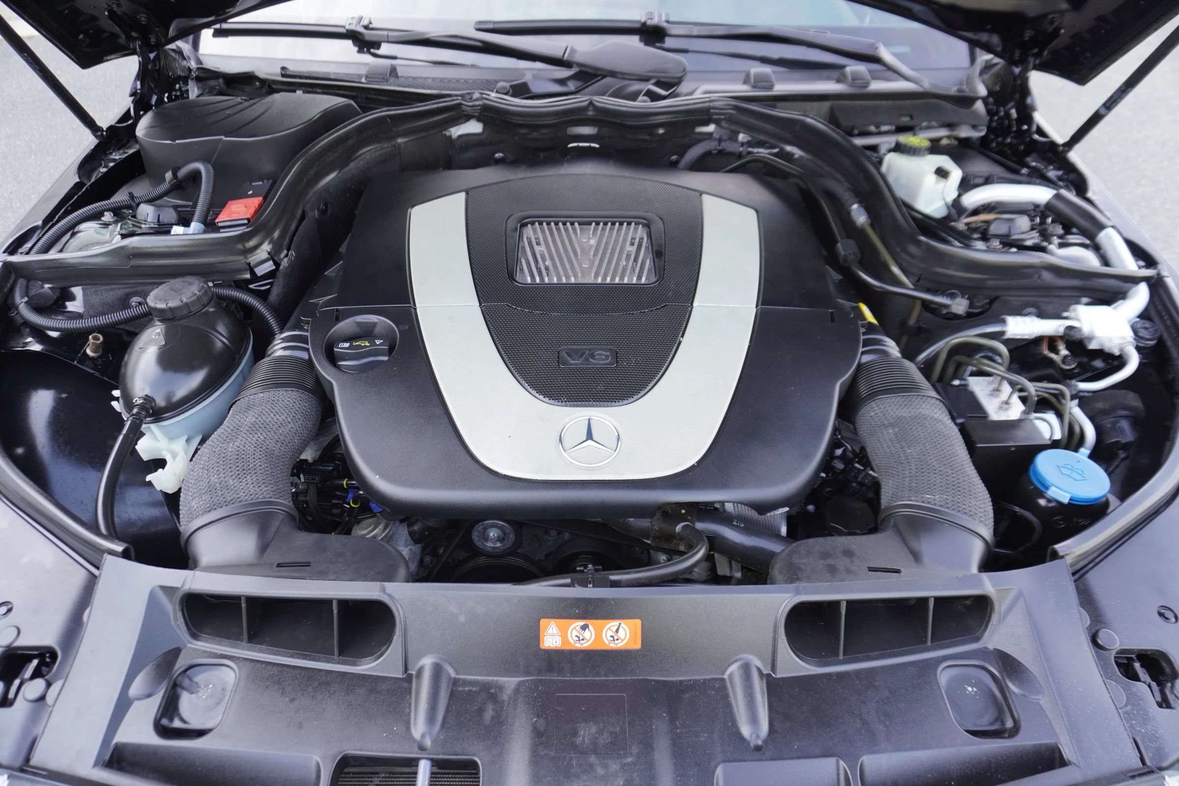 Used 2011 Mercedes-Benz C 300 Sedan image 25