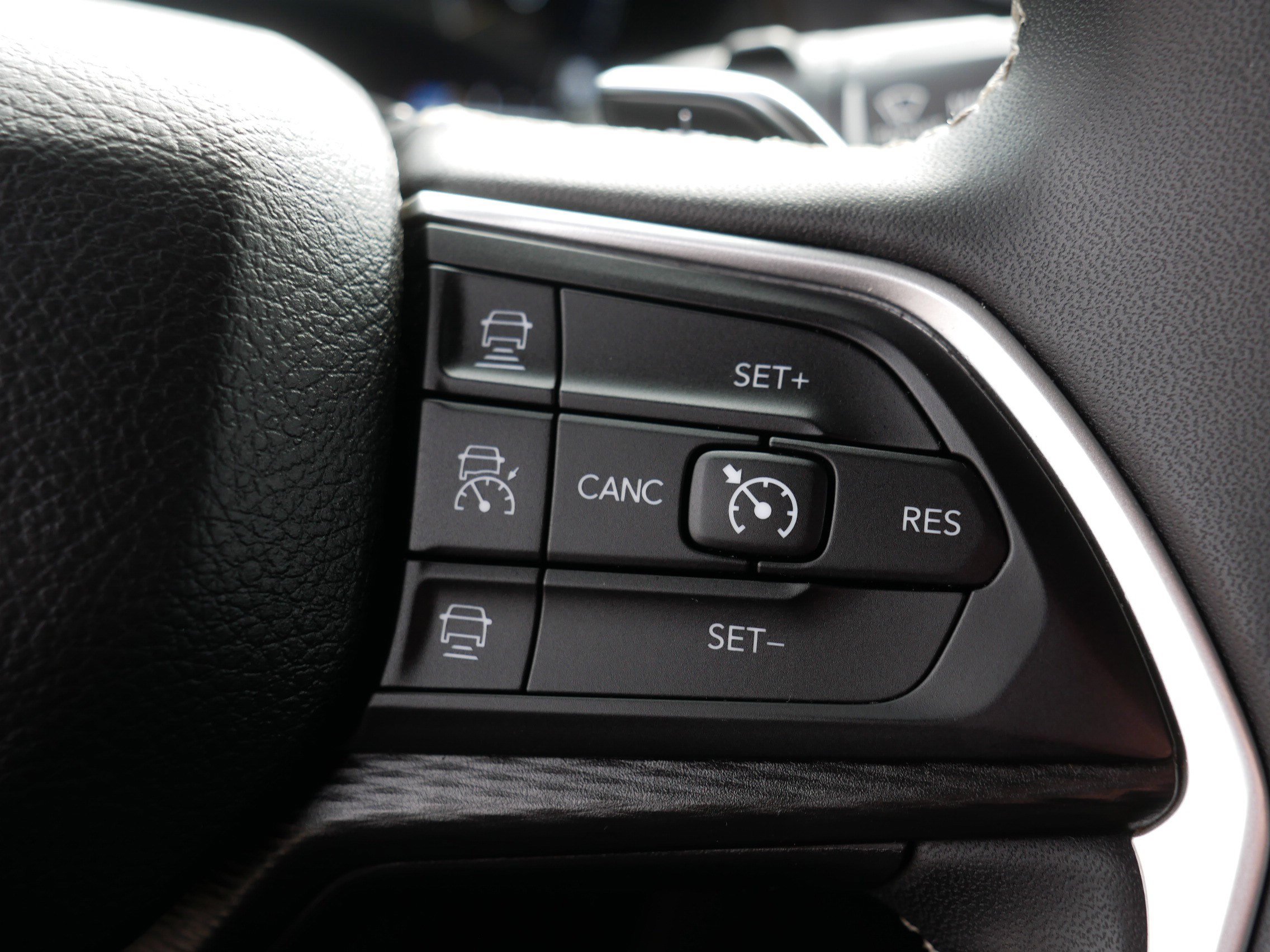 Used 2023 Jeep Grand Cherokee Laredo image 29