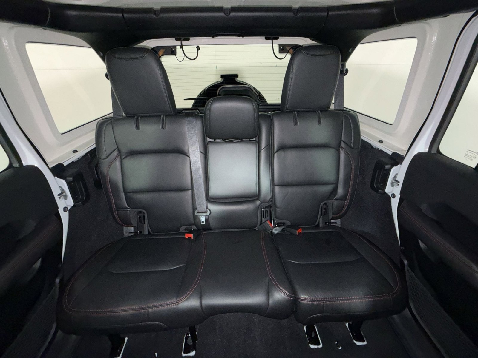 Used 2023 Jeep Wrangler Unlimited Rubicon w/ LED Lighting Group AWD/4WD image 24