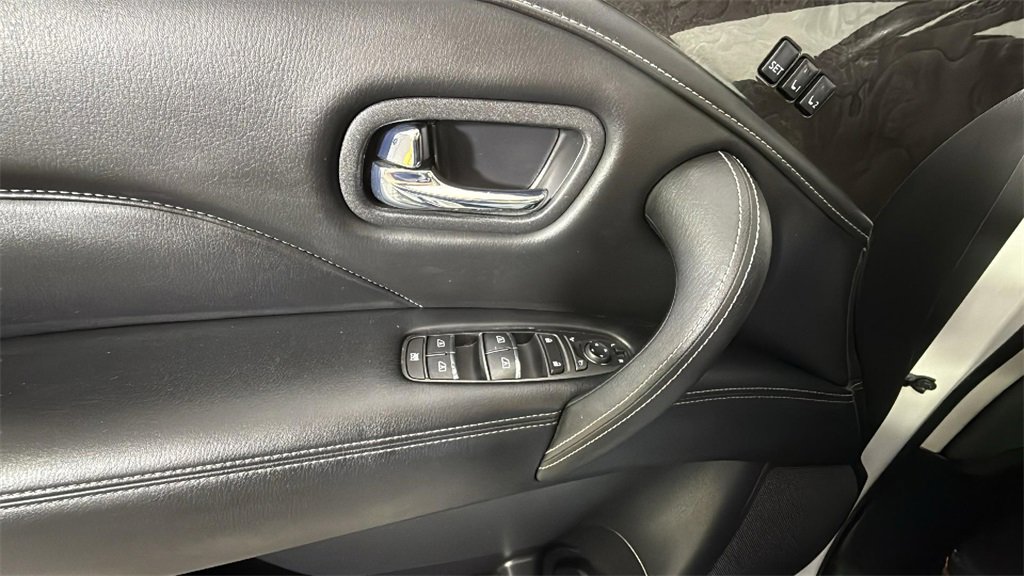 Used 2024 INFINITI QX80 Luxe image 25