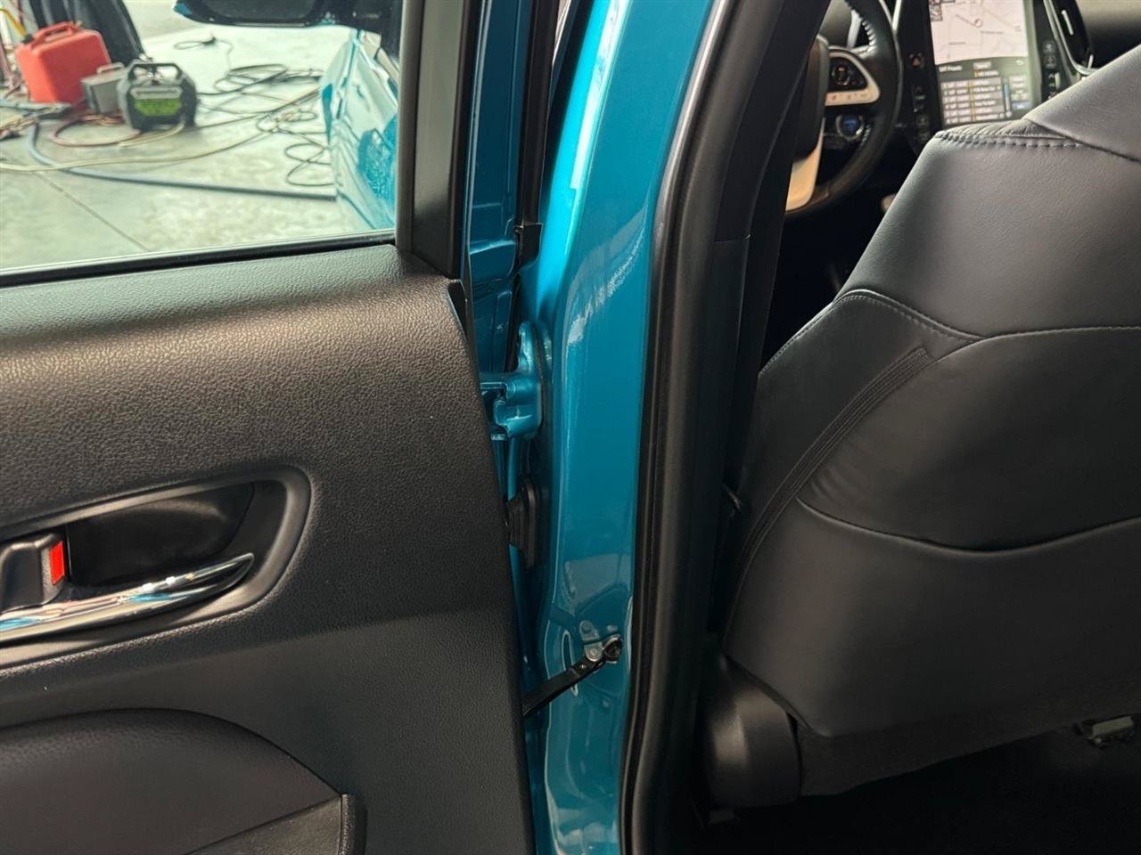 Used 2018 Toyota Prius Prime Advanced FWD image 23