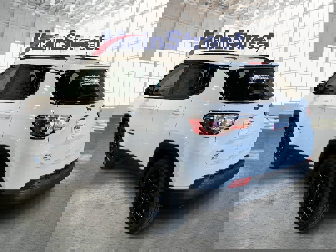 New 2026 Jeep Compass Latitude image 3