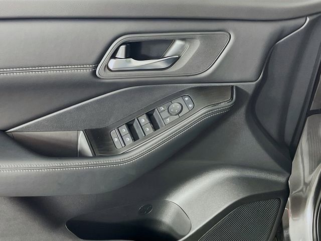 New 2026 Nissan Rogue SV FWD image 17