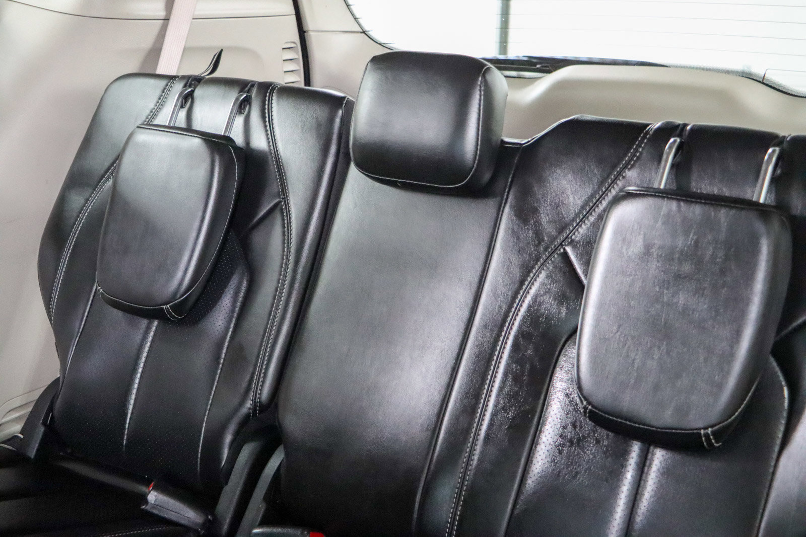 Used 2023 Chrysler Pacifica Touring-L image 25