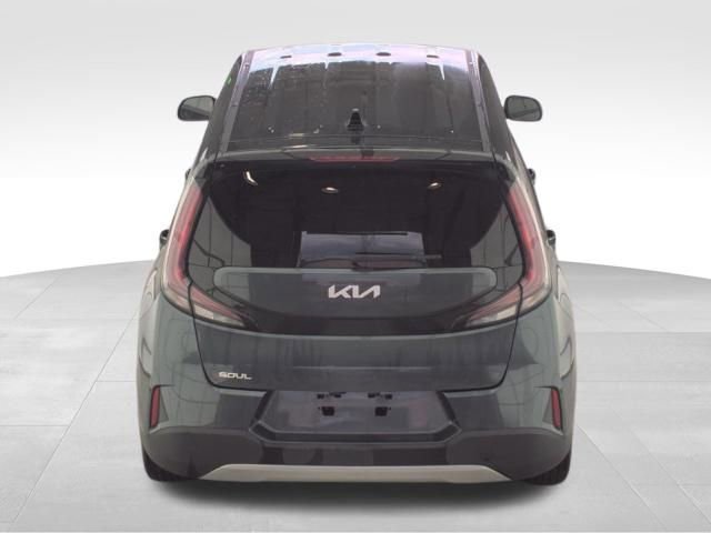 Used 2025 Kia Soul LX w/ LX Technology Package FWD image 4