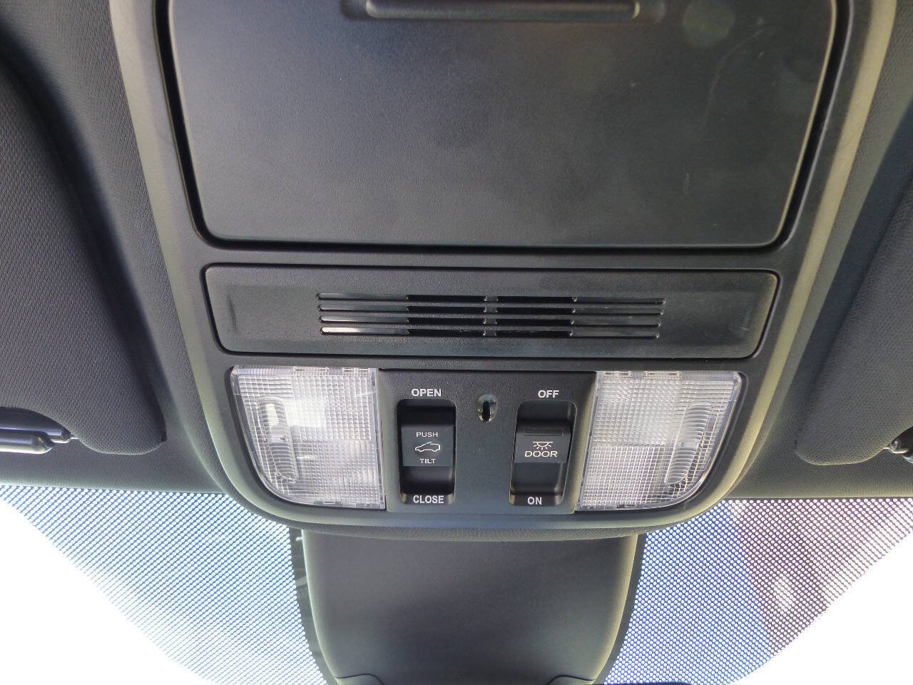 Used 2023 Honda Odyssey Sport image 37