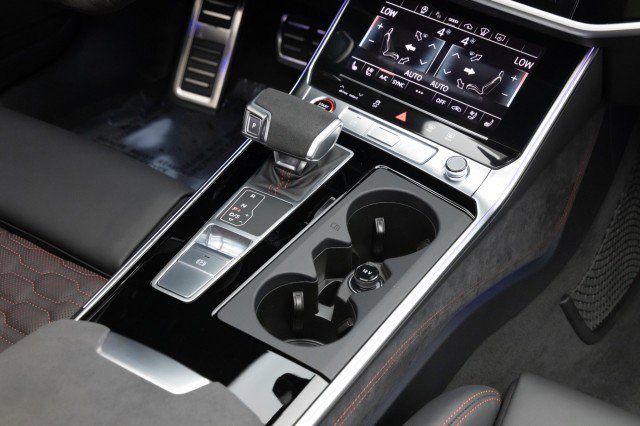 Used 2024 Audi RS 6 performance w/ Matte Carbon Package image 20