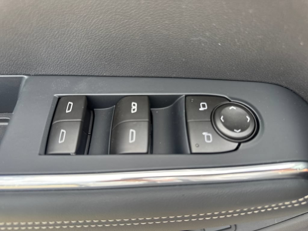 New 2026 GMC Acadia Elevation w/ Elevation Premium Package FWD image 17
