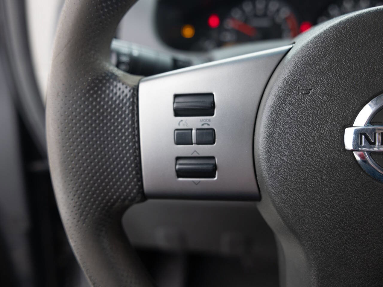 Used 2012 Nissan Frontier SV w/ SV Premium Utility Pkg image 35