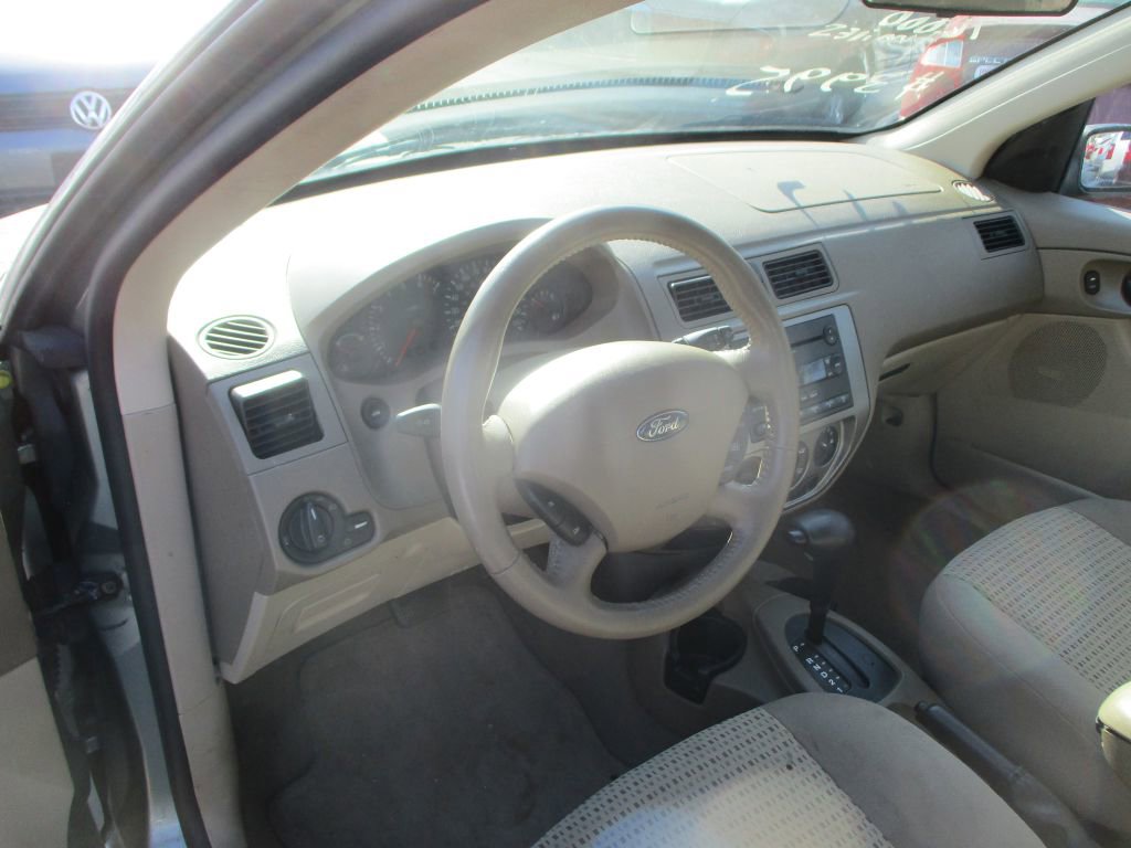 Used 2006 Ford Focus ZX4 Sedan image 10