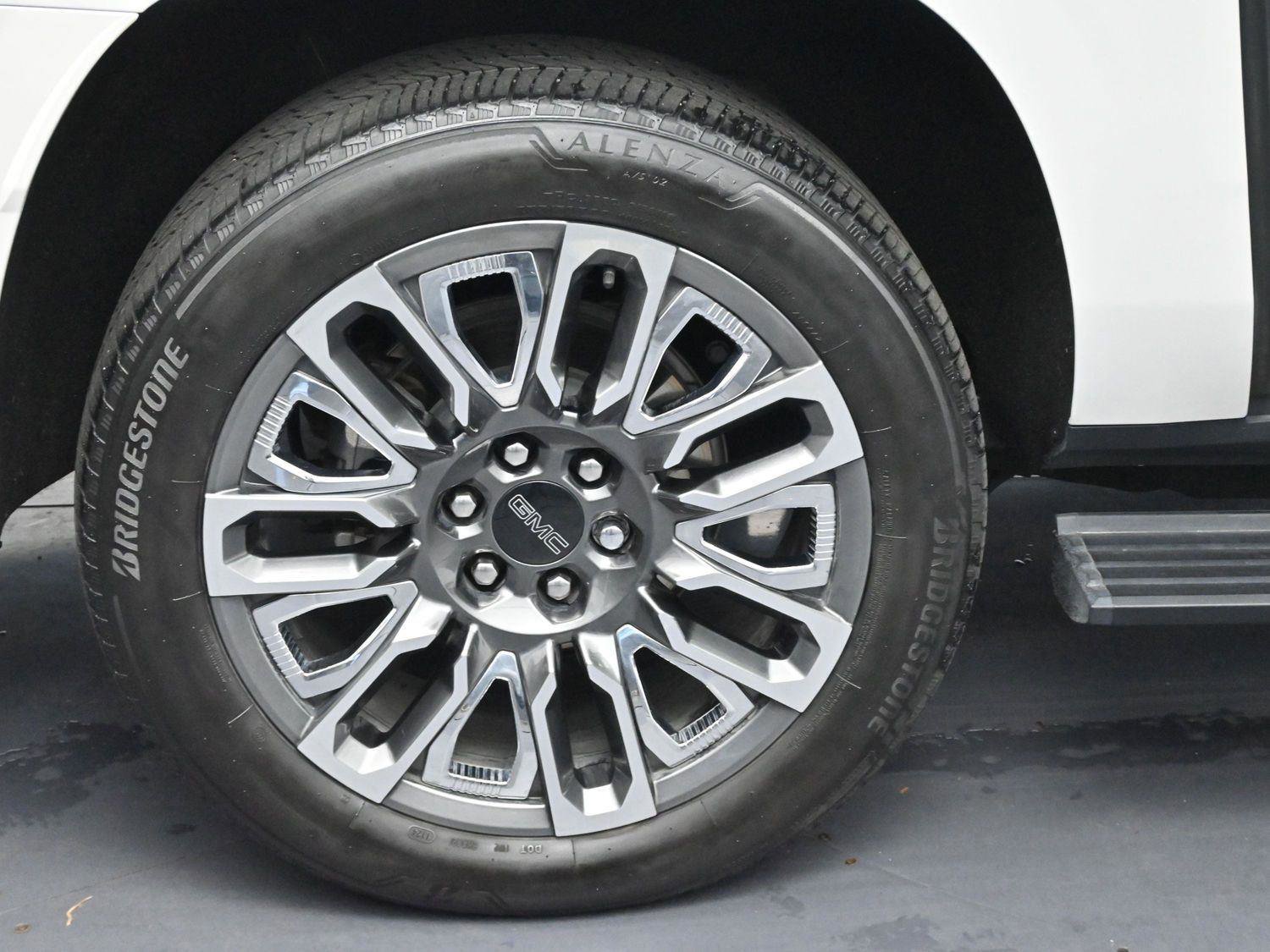 Used 2024 GMC Yukon XL Denali Ultimate image 43