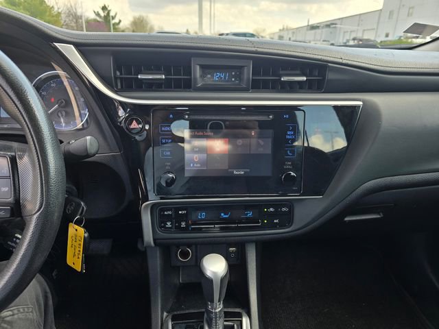 Used 2018 Toyota Corolla LE FWD image 20