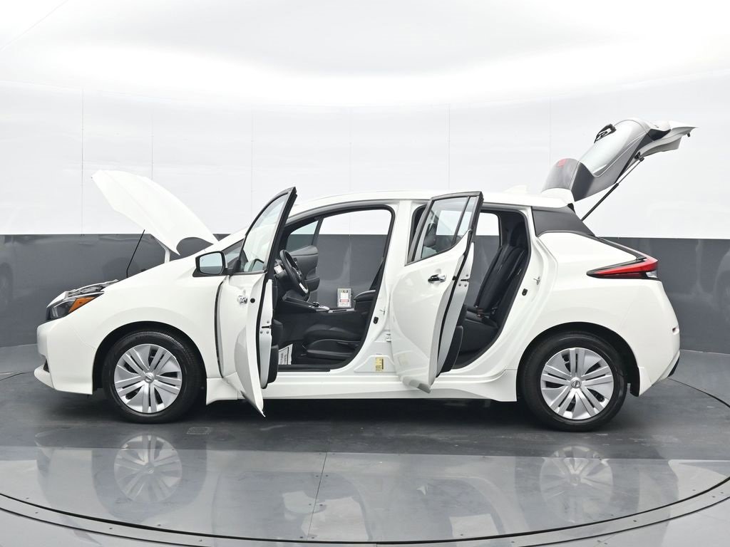 Used 2022 Nissan Leaf S image 27