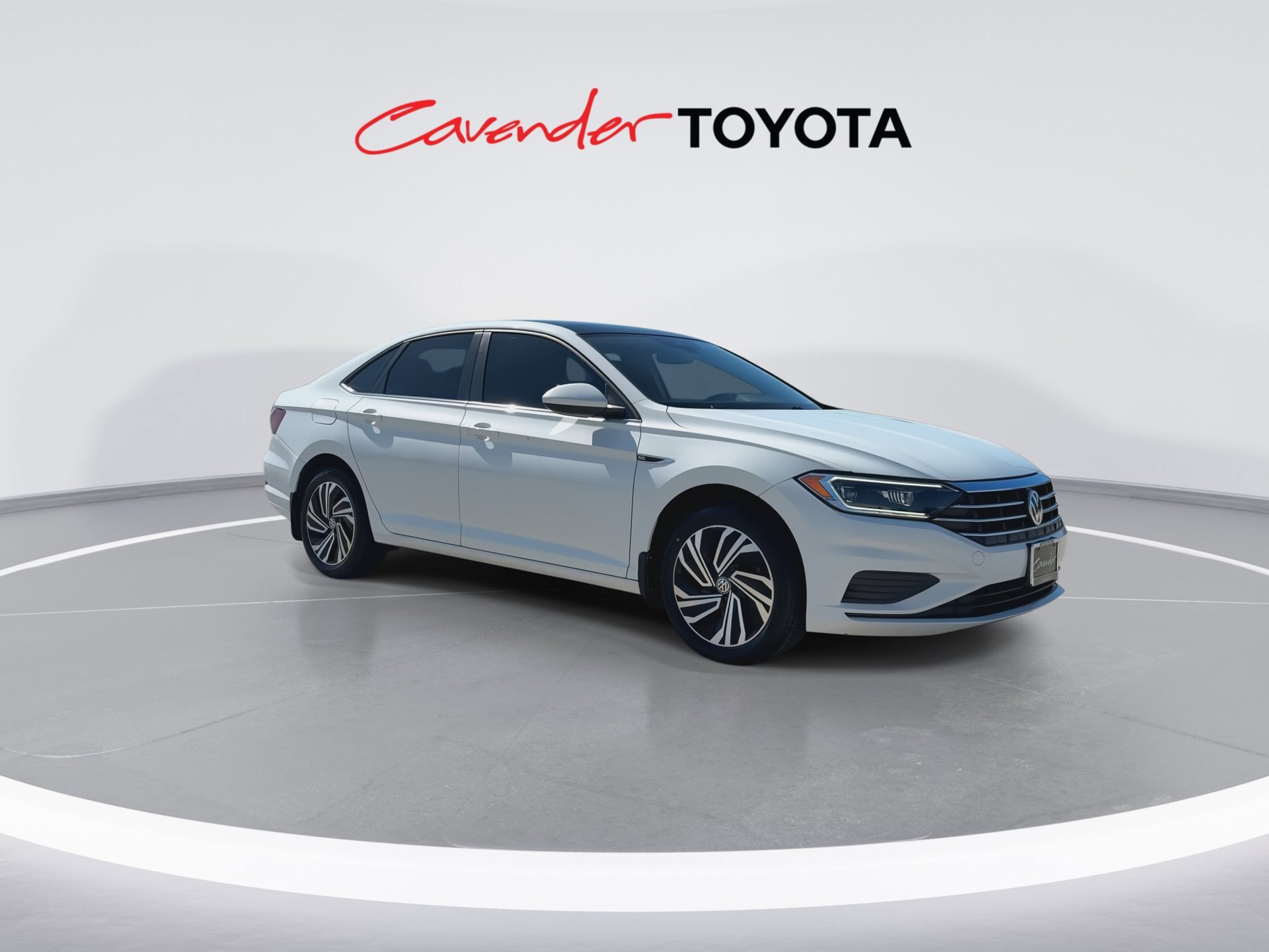 Used 2020 Volkswagen Jetta SEL FWD image 2
