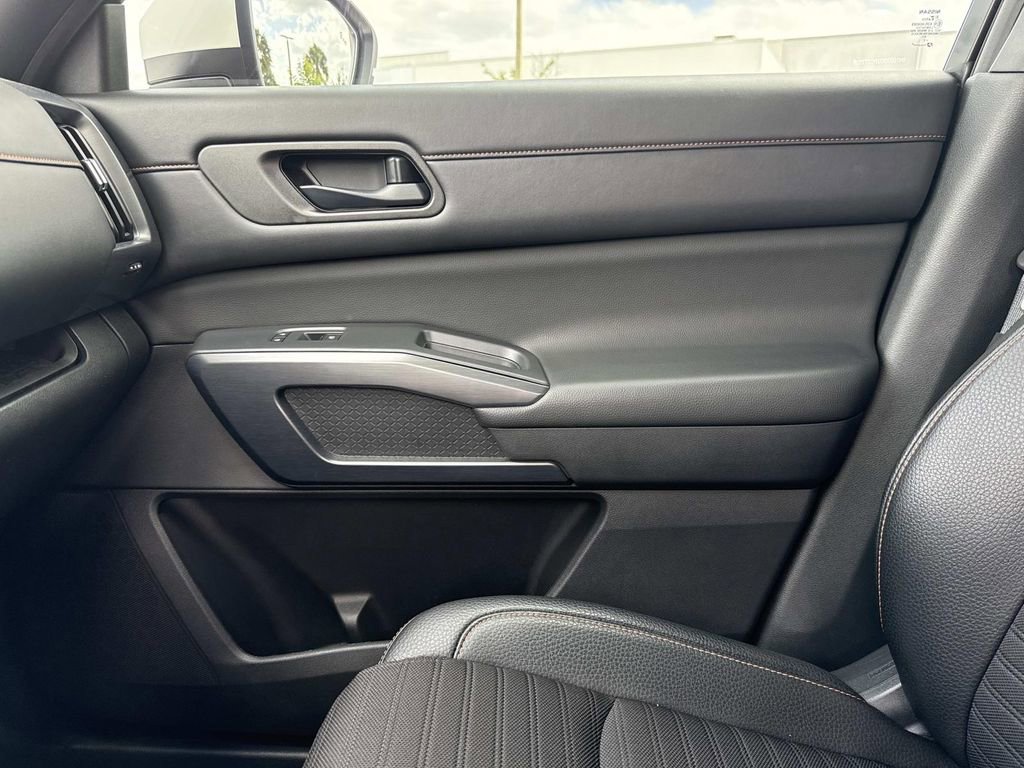 Used 2023 Nissan Pathfinder Rock Creek AWD/4WD image 31