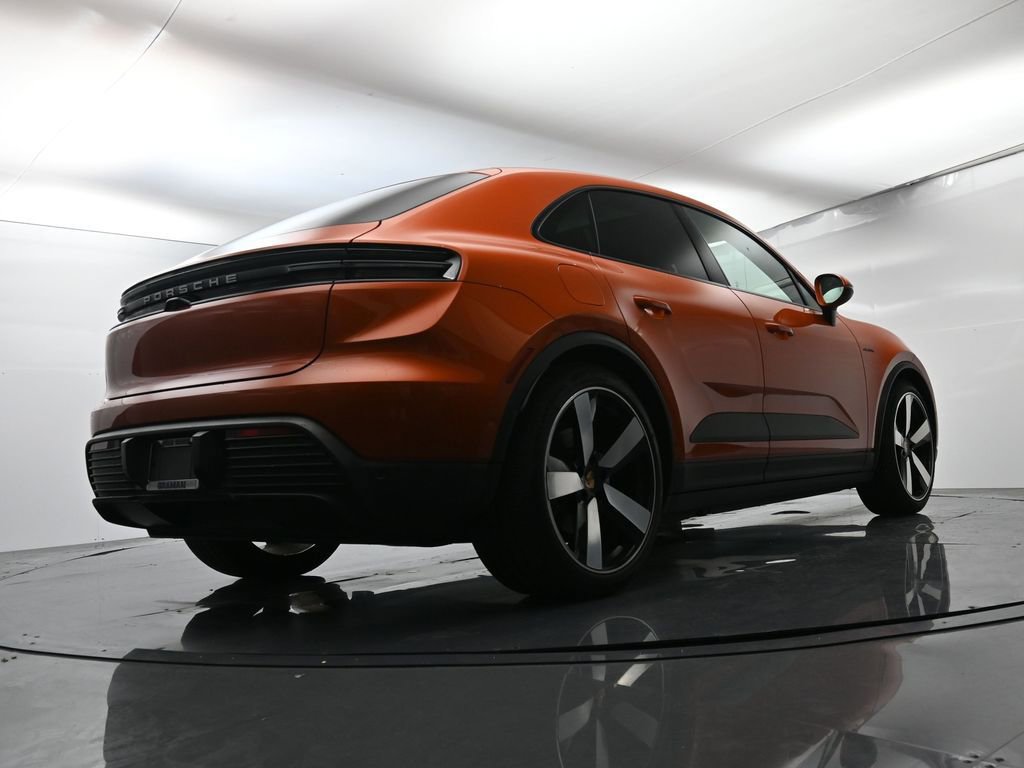 Certified 2025 Porsche Macan Electric image 50