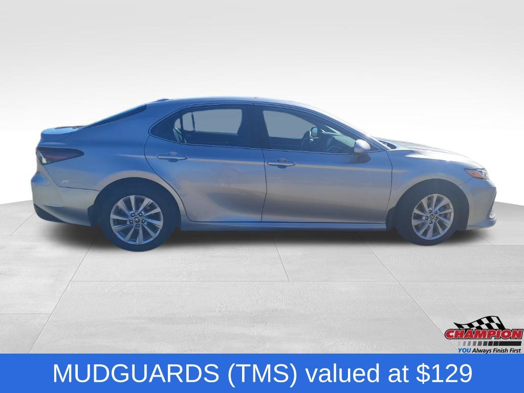 Used 2023 Toyota Camry LE AWD/4WD image 8