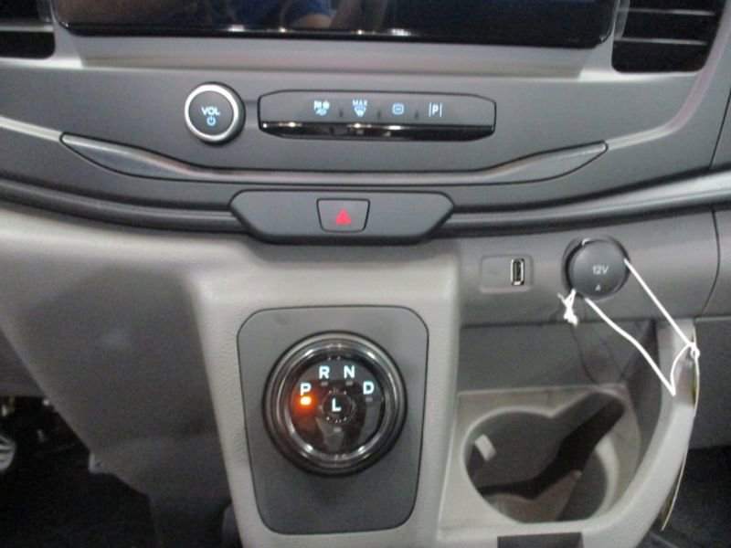 Used 2023 Ford E-Transit Medium Roof image 15
